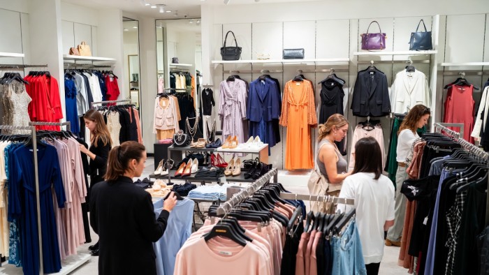 Unveiling Weekly Fashion Deals: How to Score 65-90% Off Designer Pieces Without Breaking the Bank