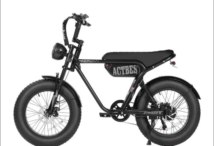 Moped-Style E-Bikes vs Traditional Electric Bikes: Which One Is Right for You?