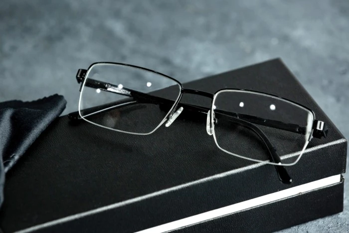 Why Rimless Glasses Are Making a Stylish Comeback in 2026